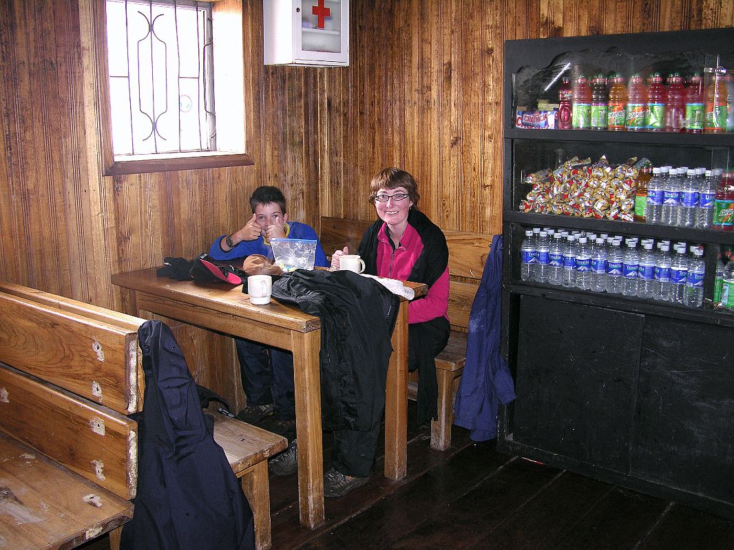 Ecuador Cotopaxi 02-09 Peter Ryan And Charlotte Ryan Inside Jose Ribas Refuge